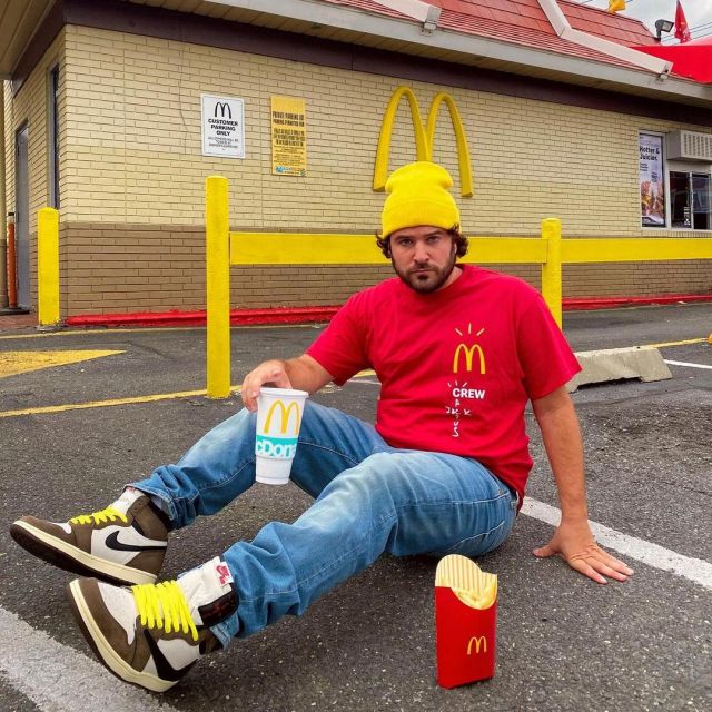 The t-shirt Travis Scott X Macdonald worn by Max Miller on the account Instagram of @miller