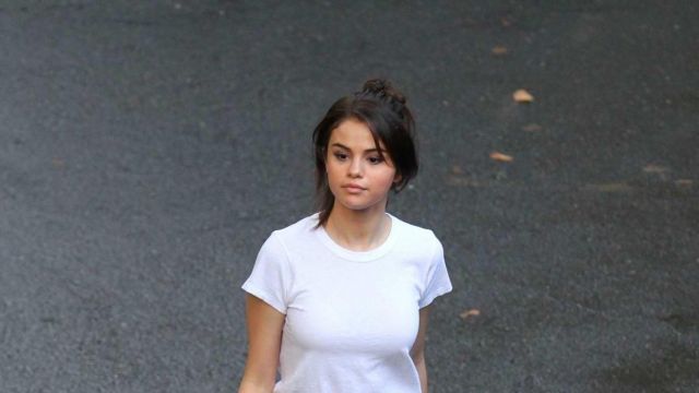 White t-shirt worn by Shannon (Selena Gomez) as seen in A Rainy Day in New York movie wardrobe