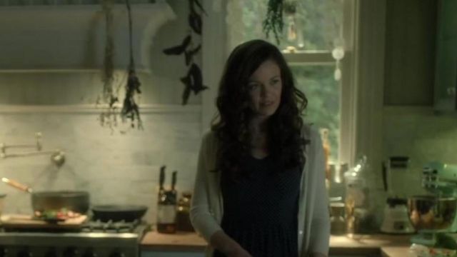 The holding of Ingrid Beauchamp (Rachel Boston) in Witches of East End (S02E02)