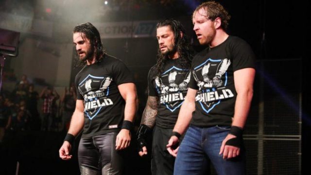 T-shirt WWE The Shield porté par Roman Reigns à WWE Raw 
