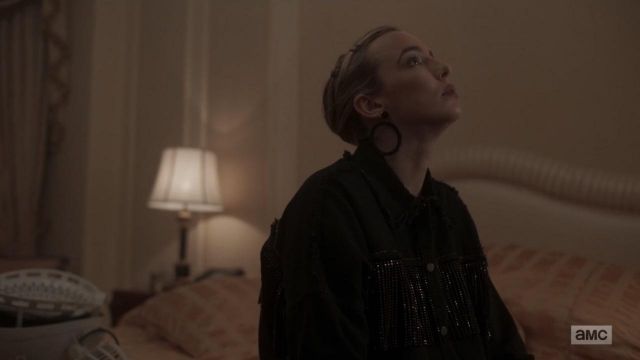 Veste en jean portée par Villanelle (Jodie Comer) dans Killing Eve (S03E06)