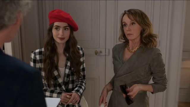 Red Beret worn by Emily Cooper (Lily Collins) in Emily in Paris TV show outfits (Season 1 Episode 3)
