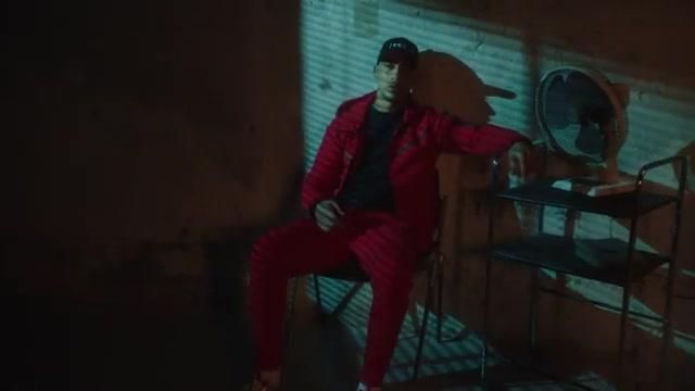 Tracksuit red Nike worn by Maes in the clip KOBA LAD - CHEST FULL FT. MAES &amp; ZED (OFFICIAL CLIP)