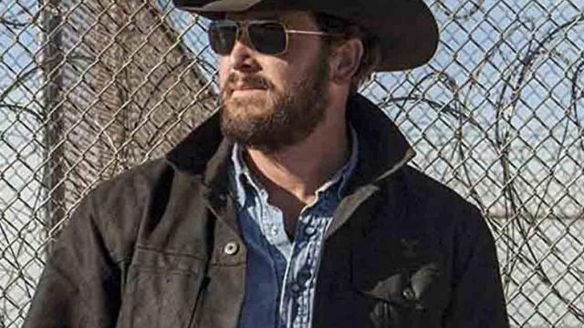 Black Jacket of Rip Wheeler (Cole Hauser) in Yellowstone (S01E03)