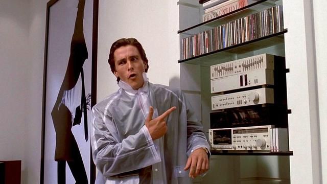 Parfait pour coller au personnage psychotique de Patrick Bateman ! de Patrick Bateman (Christian Bale) dans American Psycho