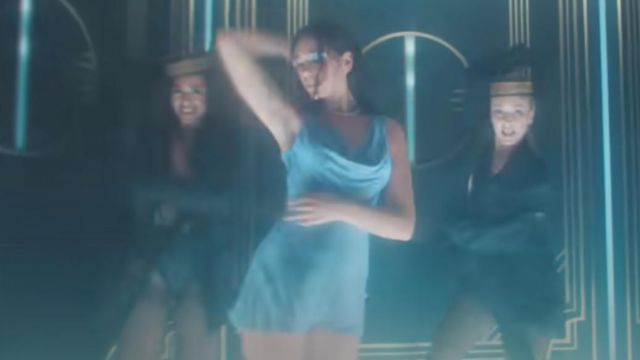 Robe de Dua Lipa dans Dua Lipa - Levitating Featuring DaBaby (Official Music Video)