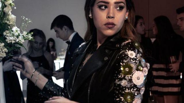 Black lace jumpsuit of Lu Montesinos (Danna Paola) in Elite (S01E01)