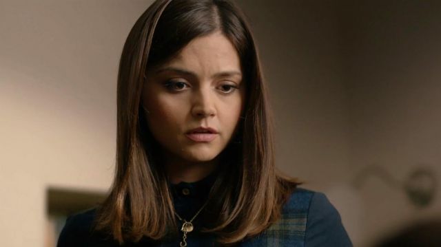 Mouse Necklace of Clara (Jenna Coleman) in Doctor Who (S07E13)