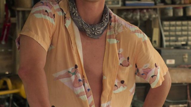 Yellow Button Up Tanning Girls Shirt - John B (Chase Stokes) in Outer Banks (S01E01) OBX