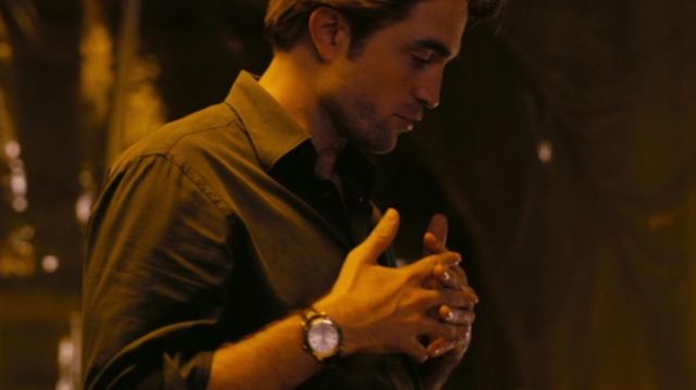 Omega De Ville porté par Neil (Robert Pattinson) dans Tenet