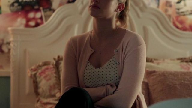 White t-shirt with navy blue polka dots worn by Betty Cooper (Lili Reinhart) in Riverdale (S01E04)