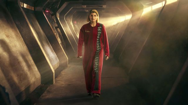 Combinaison rouge de The Doctor (Jodie Whittaker) dans Doctor Who