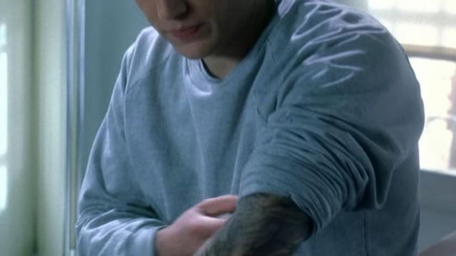 Gray top with long sleeves of Michael Scofield (Wentworth Miller) in Prison Break (S01E19)