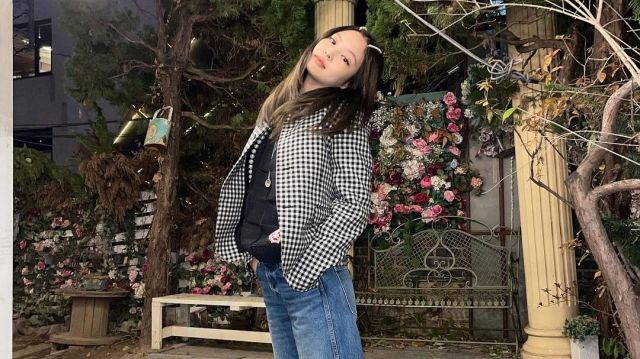 Jacket that Jennie Kim wore in an Instagram update