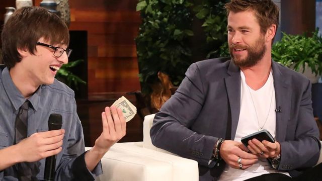 Wallet of Chris Hemsworth (Chris Hemsworth) in The Ellen DeGeneres Show