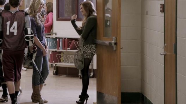 Chaussures portée par Lydia Martin (Holland Roden) dans la série Teen Wolf (S01E08)