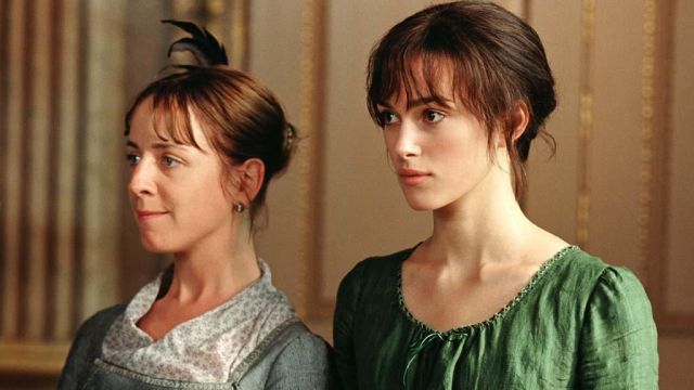 Outfits of Pride & Prejudice: Keira Knightley wears Green Dress to portray  Elizabeth Bennet in the movie | Spotern