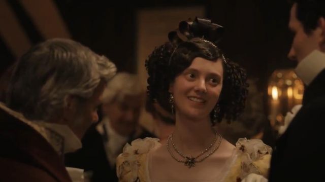 Pearl Necklace of Mrs. Elton in Emma | Spotern