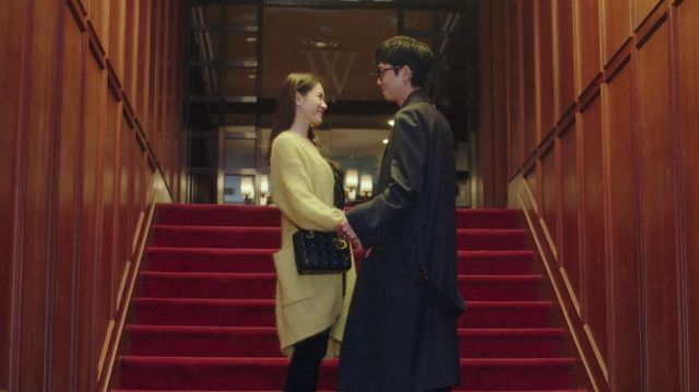 Date outfit of Yoon Se-ri (Son Ye-jin) in Crash Landing on You (S01E01)