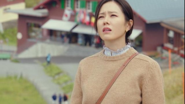 Swiss visit of Yoon Se-ri (Son Ye-jin) in Crash Landing on You (S01E02)