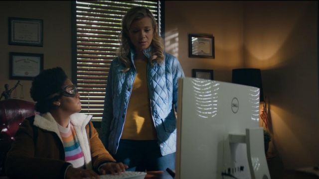 Quilted Jacket de Barbara Whitmore (Amy Smart) dans Stargirl (S01E13)