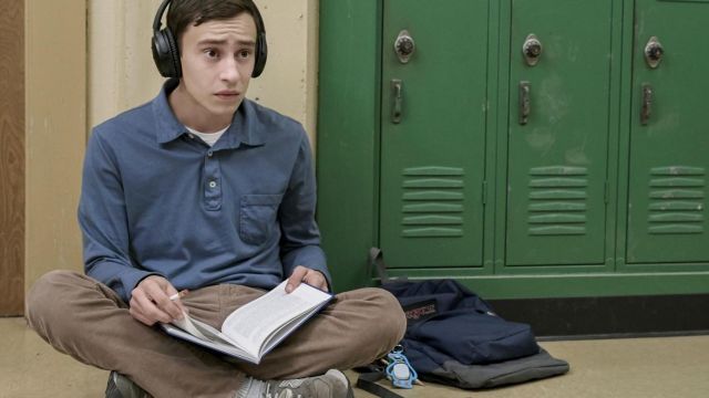 Backpack de Sam Gardner (Keir Gilchrist) dans Atypical (S01E01)