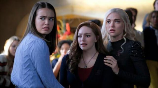 Light Blue sweater in "You Can't Save Them All" of Josie Saltzman (Kaylee Bryant) in Legacies (S02E13)