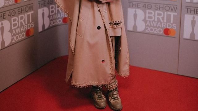 Burberry shoes worn by Billie Eilish on the red carpet of Brit Awards 2020 red carpet