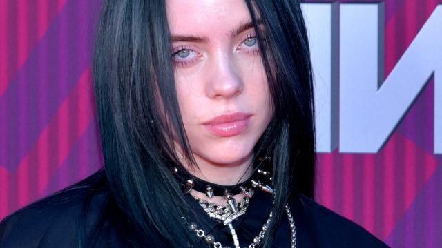 Choker clouté porté par Billie Eilish aux iHeartRadio Music Awards 2019 le 14 mars 2019 au Microsoft Theater de Los Angeles