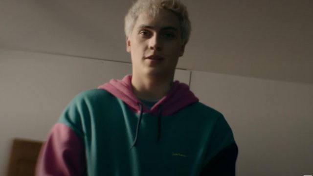 The sweatshirt color block worn by Simon (Louis Peres) in Mental (Season 1)
