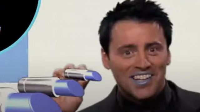 Ichiban Lipstick For Men de Joey Tribbiani (Matt LeBlanc) dans Friends (S10E06)