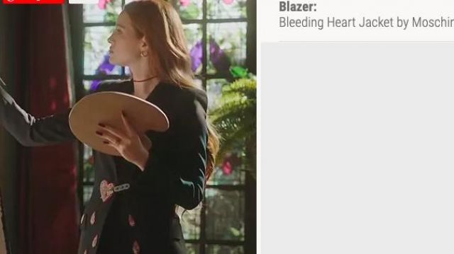 Blazer avec motif "coeur tranché" porté par Cheryl Blossom (Madelaine Petsch) dans Riverdale (S05E06)