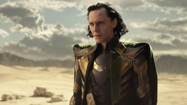 Costume cosplay worn by Loki (Tom Hiddleston) in Loki TV series (Season 1 Episode 1)