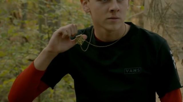 T shirt vans of Hawk (Jacob Bertrand) in Cobra Kai (S02E07)
