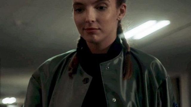 Veste en Satin de Villanelle (Jodie Comer) dans Killing Eve (S03E03)