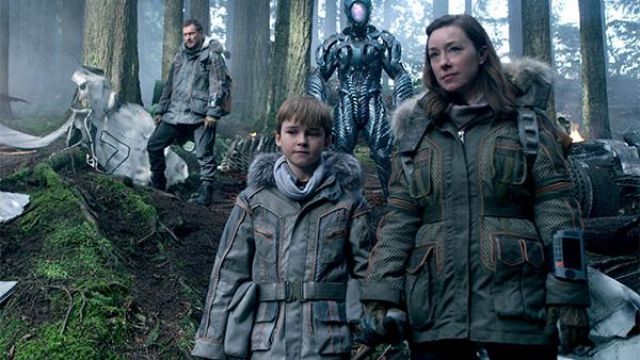 The parka of Maureen Robinson (Molly Parker) in Lost in space S01E02
