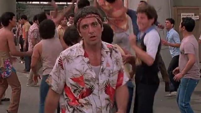 The hawaiian shirt white of Tony Montana (Al Pacino) in the movie Scarface
