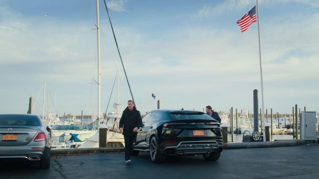 Le SUV Lamborghini Urus de 2019 de Bobby "Axe" Axelrod (Da­mian Le­wis) dans la série Billions (Saison 4 Episode 5)