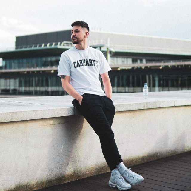 Sneakers blanche  porté par joyca   sur le compte Instagram de @joyca 