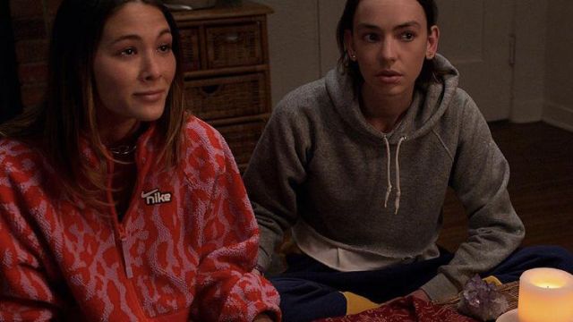 red jacket nike of Izzie Fivel Stewart in the series Atypical