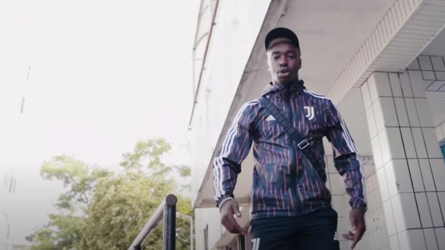 Le coupe-vent survêtement Adidas de la Juventus de Turin porté par Fresh LaDouille dans son clip La Douille #5