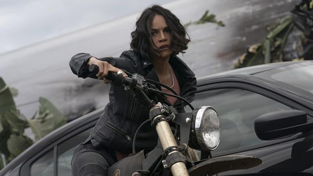 Veste en Cuir noir porté par Letty (Michelle Rodriguez) dans F9 Fast and Furious 9 film