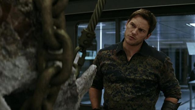 Camo zip shirt worn by Dan Forester (Chris Pratt) as seen in The Tomorrow War movie