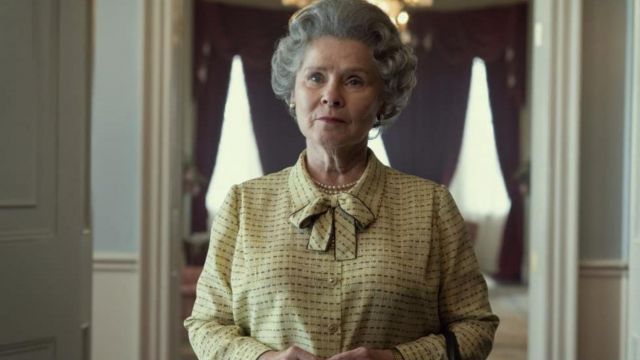 Pearl necklace worn by Queen Elizabeth II (Imelda Staunton) as seen in The Crown Season 5 TV series