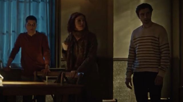 APC Rayé Pull en Laine Et Cachemire porté par Theo (Alex Ozerov) comme on le voit dans Slasher séries TV (S04E04)