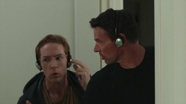 Les écouteurs Panasonic utilisés par Nick Blackburn (Scott Foley) comme on le voit dans la série télévisée The Big Leap (Saison 1, Épisode 2)