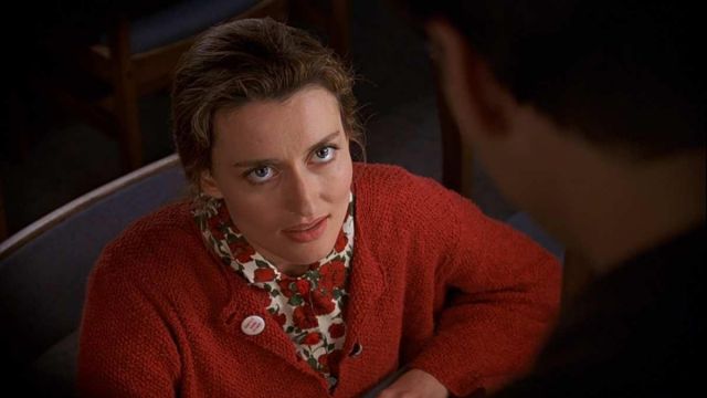 'How's It Going To End?' Button Badge worn by Lauren / Sylvia (Natascha McEl­hone) in The Truman Show movie