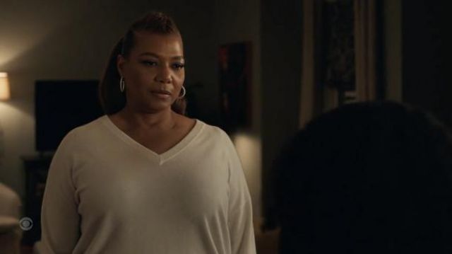 Brunello Cucinelli Bead Embellished Cashmere Sweater in white worn by Robyn McCall (Queen Latifah) as seen in The Equalizer Tv show (S02E01)