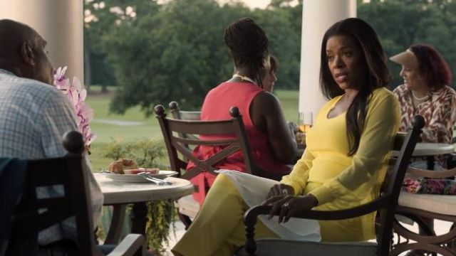 Akris punto Franca Ankle Pants in yellow worn by Leah Franklin-Dupont (Nadine Ellis) as seen in Our Kind of People (S01E04)
