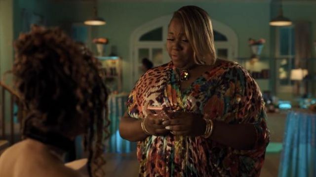 Rickie Freeman Pour Teri Jon Haut-Bas en Mousseline de Soie Kaftan Robe portée par Joséphine (Raven Goodwin) comme on le voit dans Notre Genre de Peuple à la télévision (S01E04)